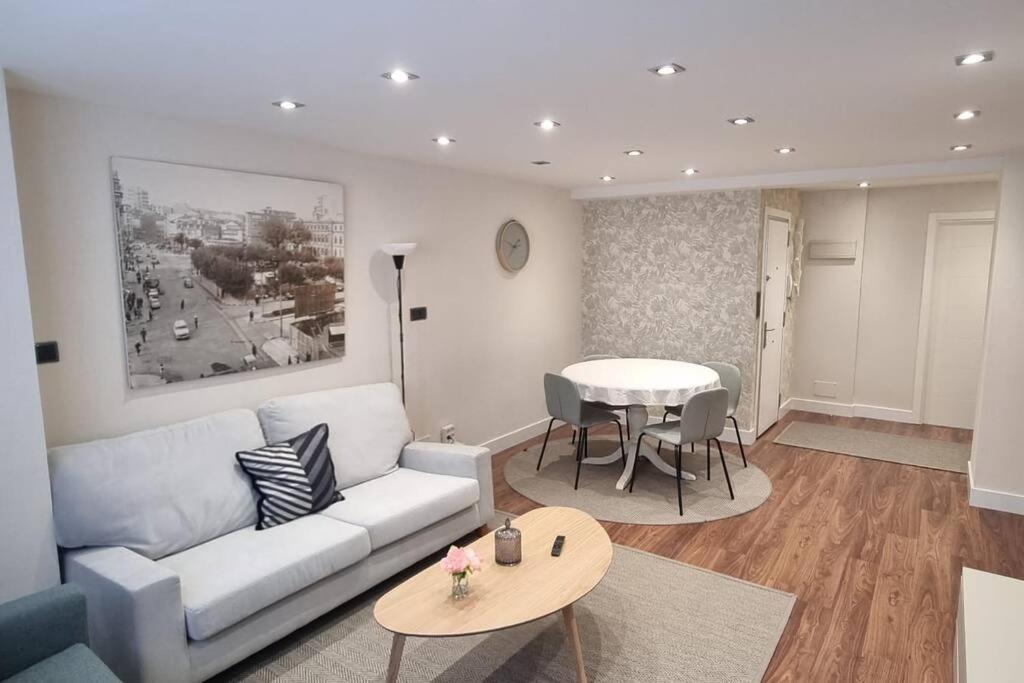 Apartamento Trellis A Coruna Luaran gambar